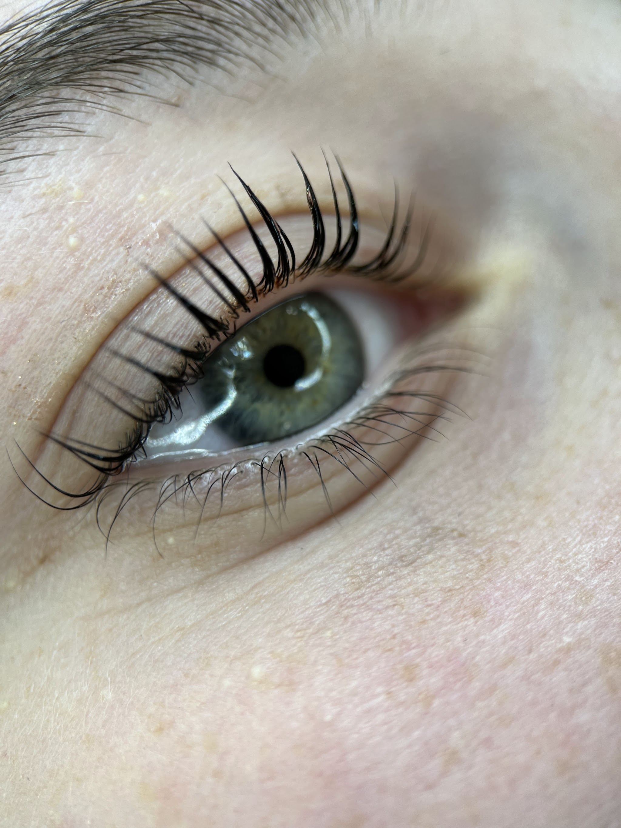 Resultaat van een lashlift, gekrulde wimpers